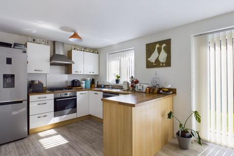38 Gibbonsdown Rise, Barry, CF63 1DT