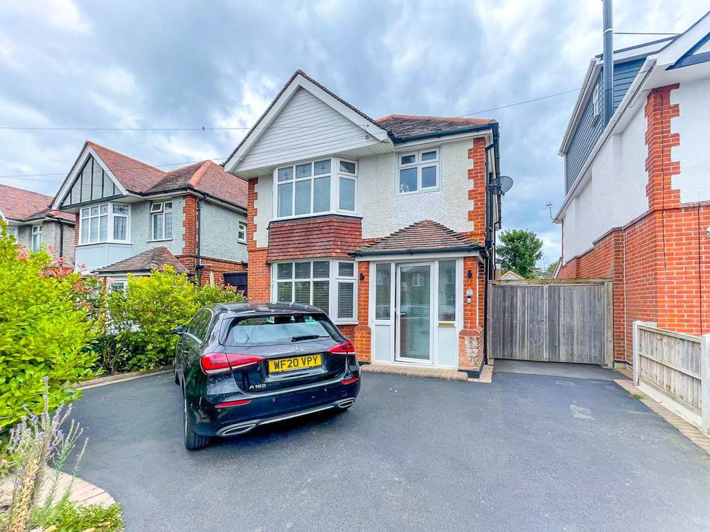 81 Corhampton Road, Southbourne, Bournemouth 3 bed detached house £