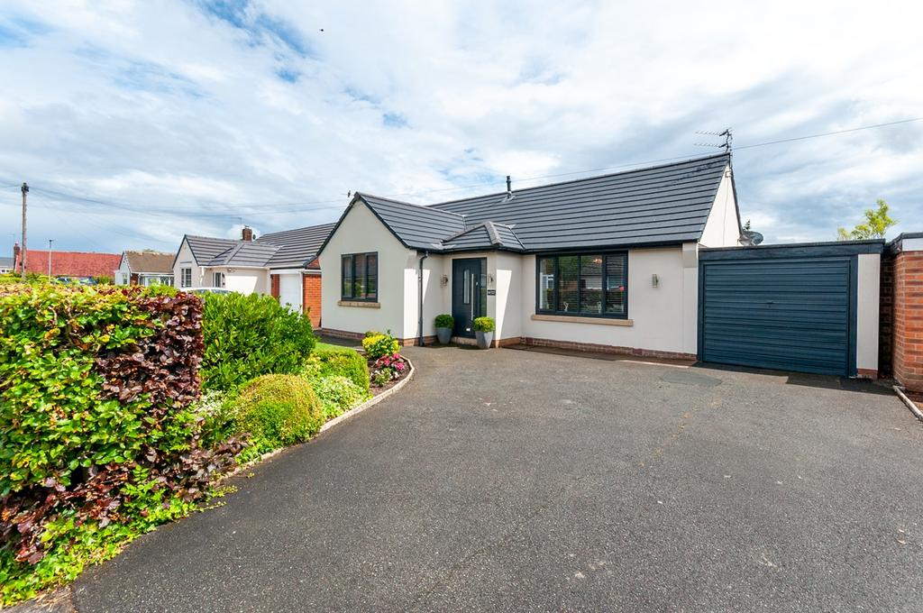 Birchall Avenue, Culcheth, Warrington, WA3 3 bed detached bungalow for
