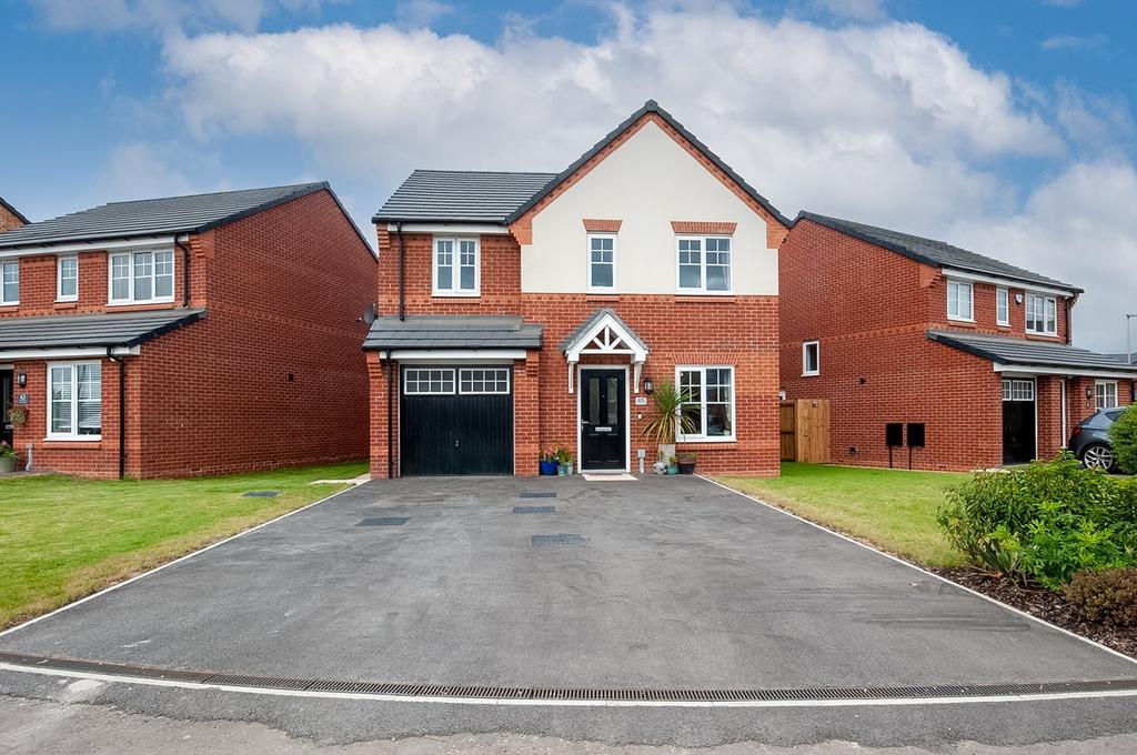 Rothwell Gardens, Golborne, Warrington, WA3 4 bed detached house for