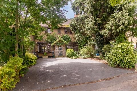 13 Danbury Way, Woodford Green, IG8 7EZ