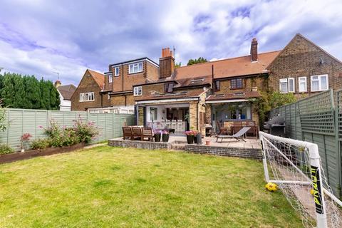 13 Danbury Way, Woodford Green, IG8 7EZ