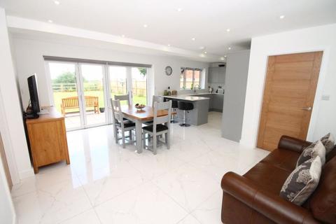 5 bedroom detached house for sale - Hassall Road, Alsager