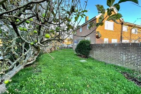 43 Cedar Avenue, Worthing, BN13 2HT