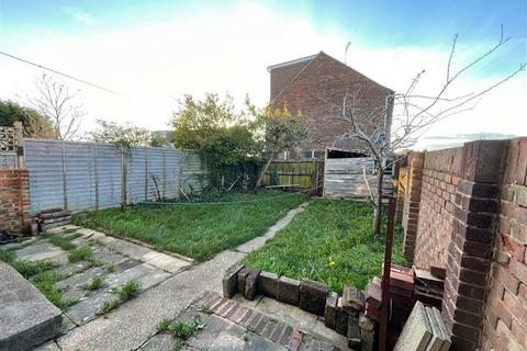 43 Cedar Avenue, Worthing, BN13 2HT
