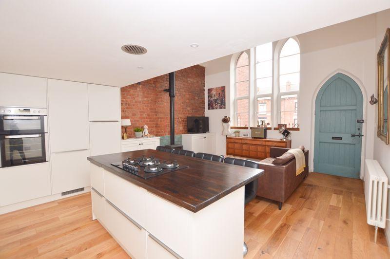 Lounge/Kitchen