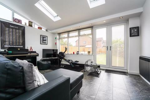 3 bedroom semi-detached house for sale - Springwell Gardens, Churchdown