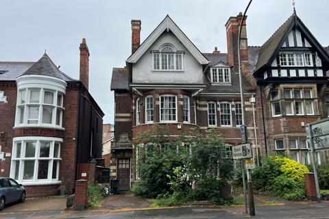 7 bedroom semi-detached villa for sale - 20 Victoria Park Road, Leicester, LE2 1XB