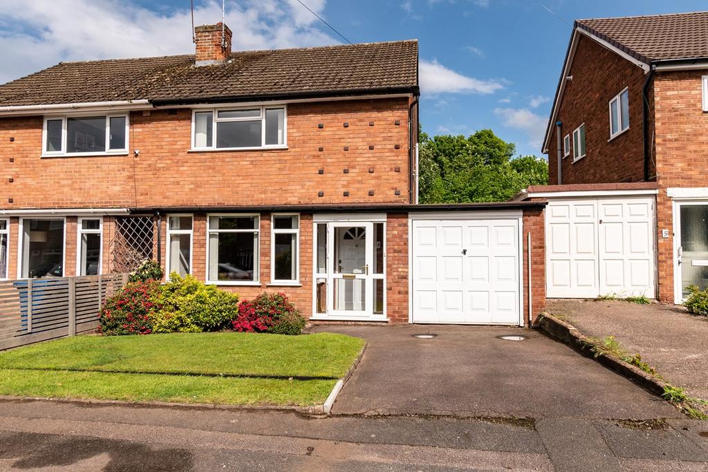 Benson Close, Lichfield, WS13 3 bed semidetached house £340,000