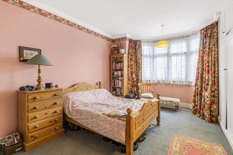68 Braxted Park, London, SW16 3AU