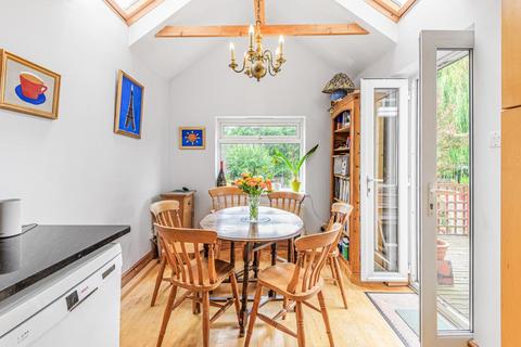 68 Braxted Park, London, SW16 3AU