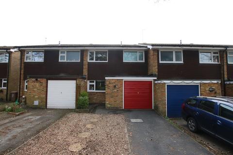 3 bedroom terraced house to rent - Mornington Avenue, Finchampstead, Wokingham, RG40