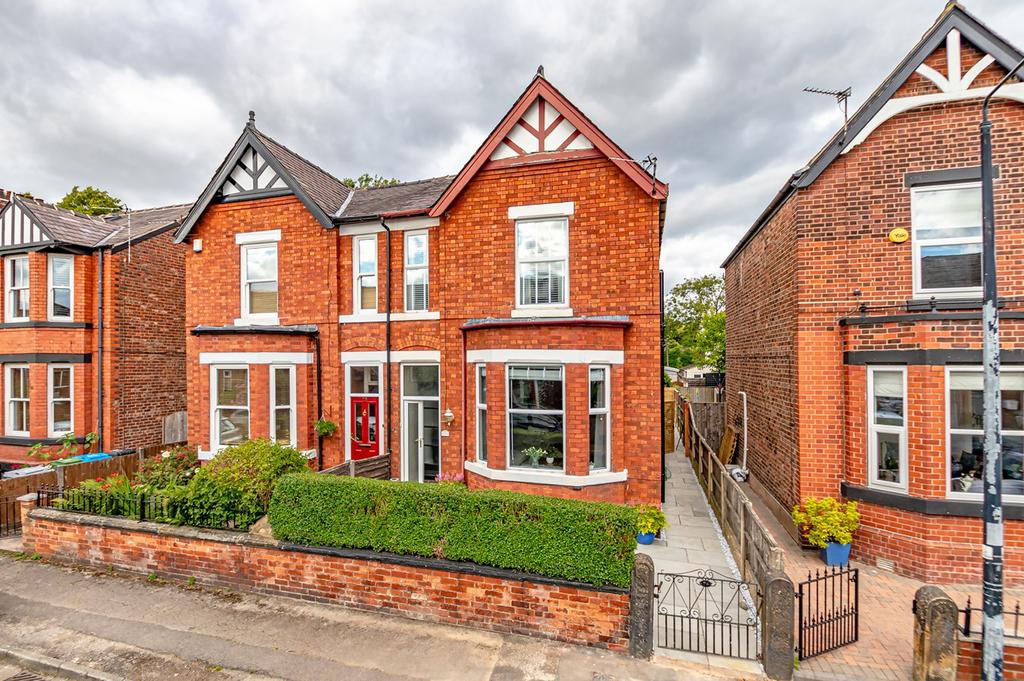 Grosvenor Road, Urmston, Manchester, M41 3 bed semidetached house £