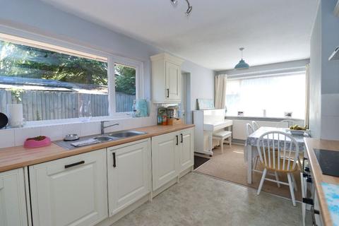 3 bedroom bungalow for sale - Treetop, Redcot Lane, Sturry, Canterbury