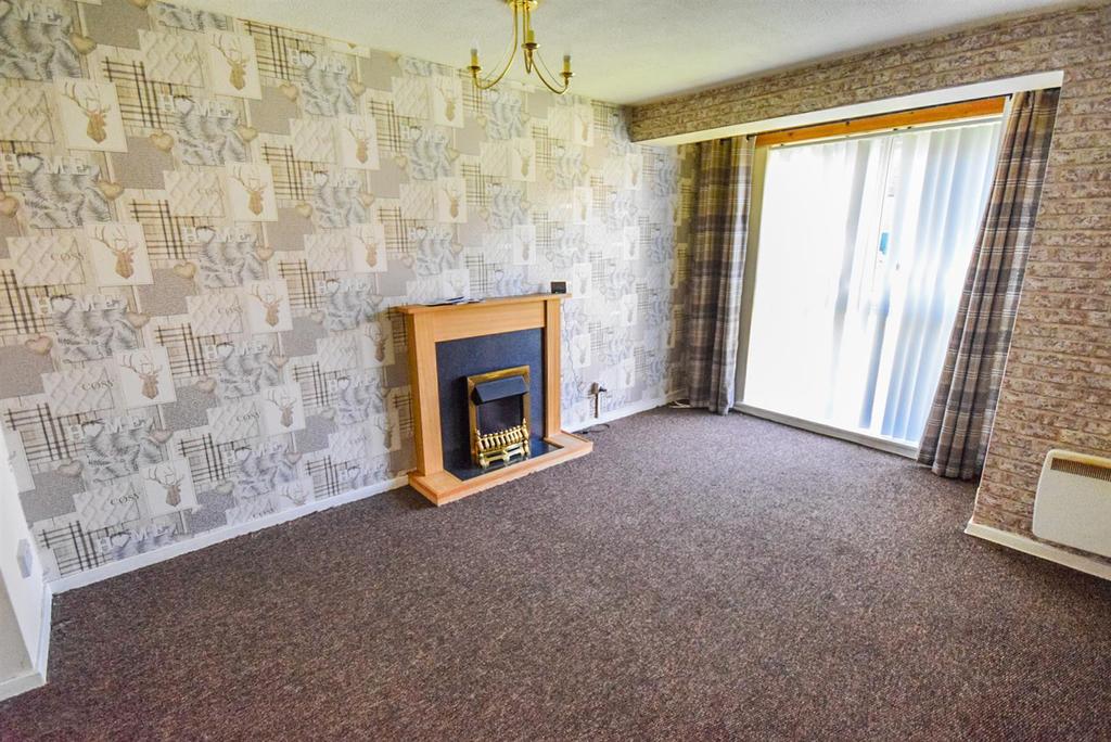 Frizley Gardens, Bradford 2 bed flat £65,000