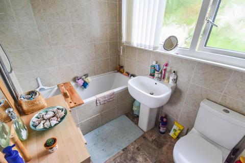 22 Rombalds Drive, Gilstead, Bingley, BD16 3NB