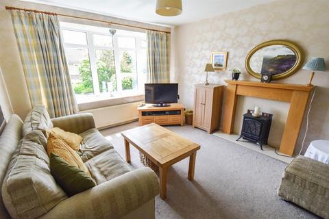 22 Rombalds Drive, Gilstead, Bingley, BD16 3NB