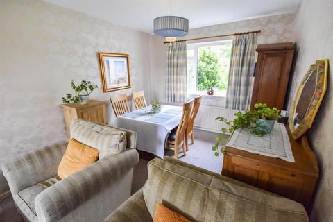 22 Rombalds Drive, Gilstead, Bingley, BD16 3NB