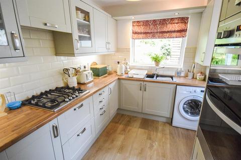 22 Rombalds Drive, Gilstead, Bingley, BD16 3NB