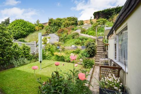 22 Rombalds Drive, Gilstead, Bingley, BD16 3NB