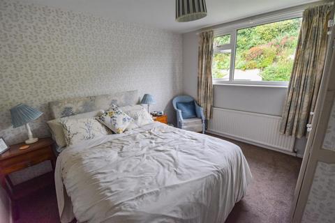 22 Rombalds Drive, Gilstead, Bingley, BD16 3NB