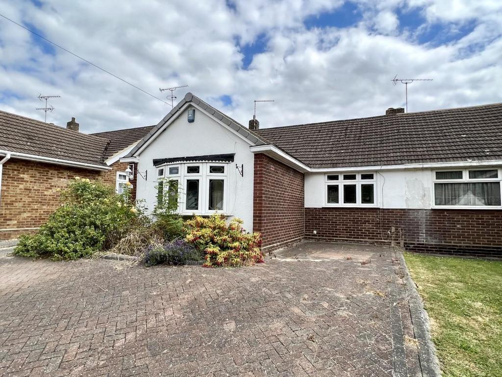 Walton Gardens, Hutton, Brentwood 2 bed semidetached bungalow for sale