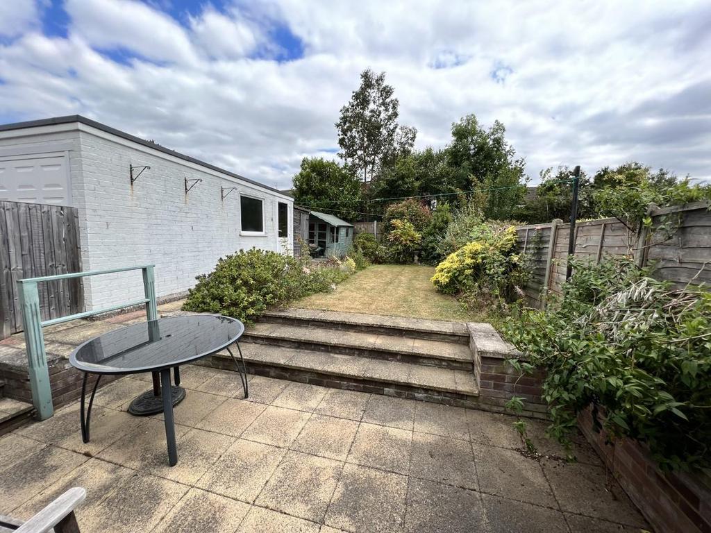 Walton Gardens, Hutton, Brentwood 2 bed semidetached bungalow £475,000