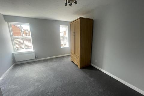 2 bedroom apartment to rent - Bow Arrow Lane, Dartford