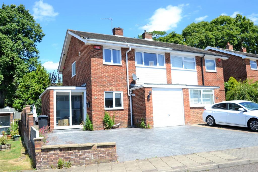 Ellen Close, Bromley 3 bed semidetached house £630,000