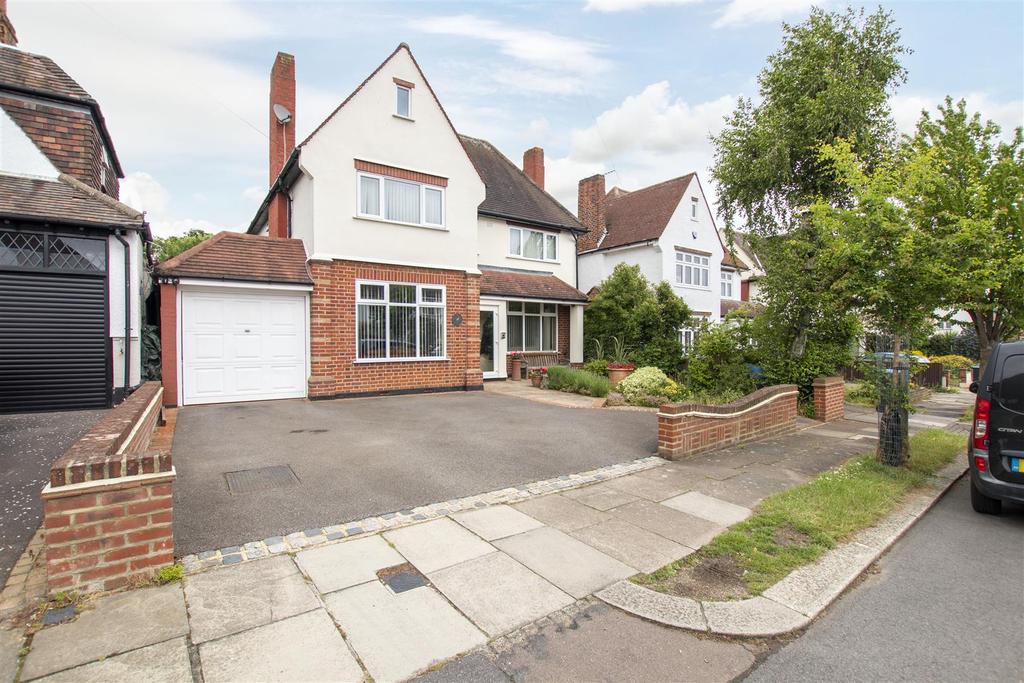 Cedar Park Road, Enfield 5 bed detached house £850,000