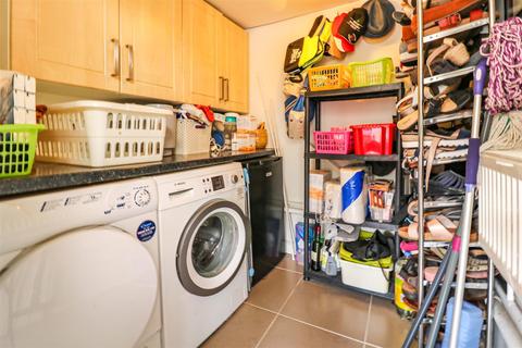 295 Carters Mead, Harlow, CM17 9EY