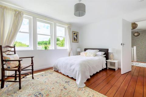 101 Beach Road, Carlyon Bay, St Austell, PL25 3SB