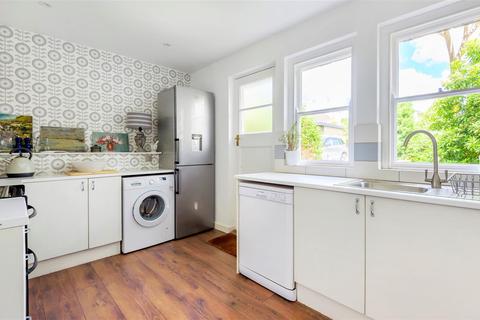 101 Beach Road, Carlyon Bay, St Austell, PL25 3SB