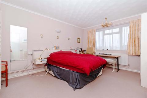 72 Marine Crescent, Goring By Sea, Worthing, BN12 4JG
