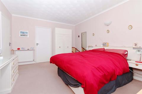 72 Marine Crescent, Goring By Sea, Worthing, BN12 4JG