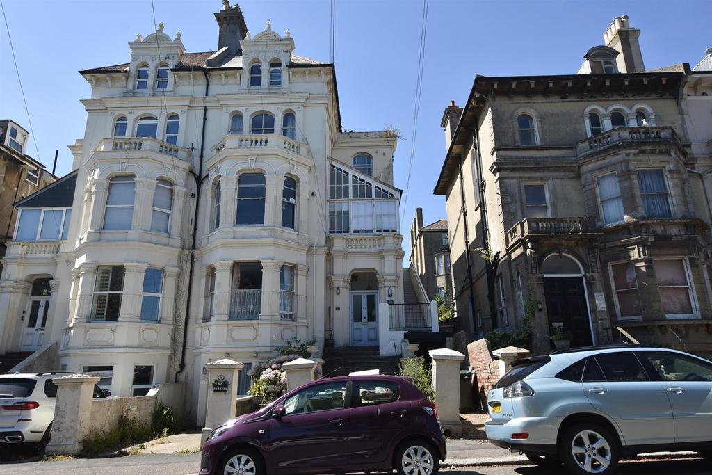 Cornwallis Gardens, Hastings 3 bed flat £275,000