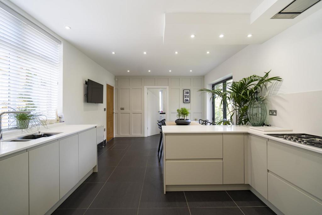 88 Queen Alexandra Road-31.jpg
