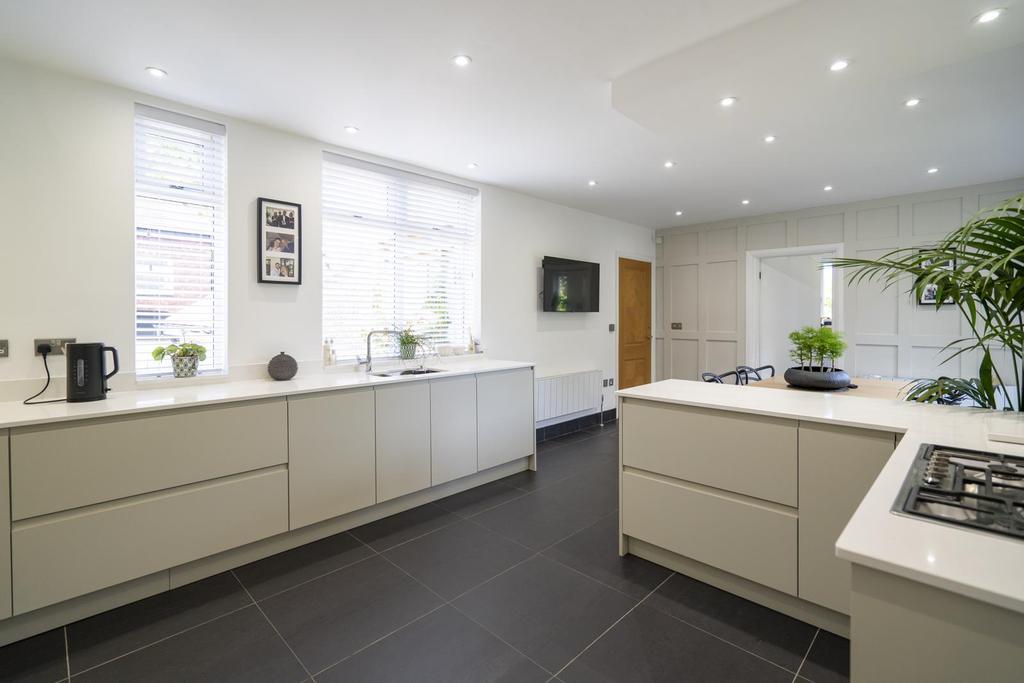 88 Queen Alexandra Road-32.jpg