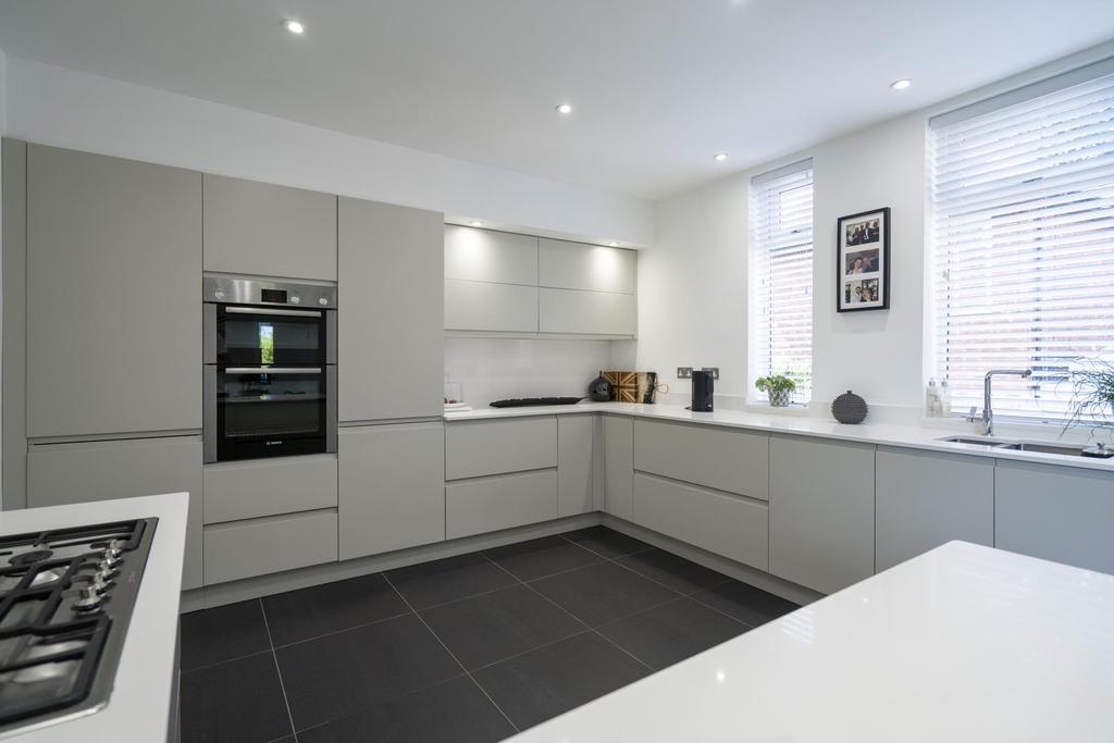 88 Queen Alexandra Road-33.jpg