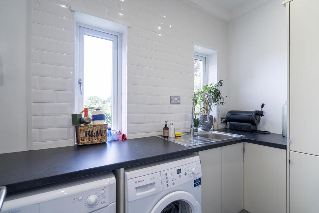 88 Queen Alexandra Road-35.jpg