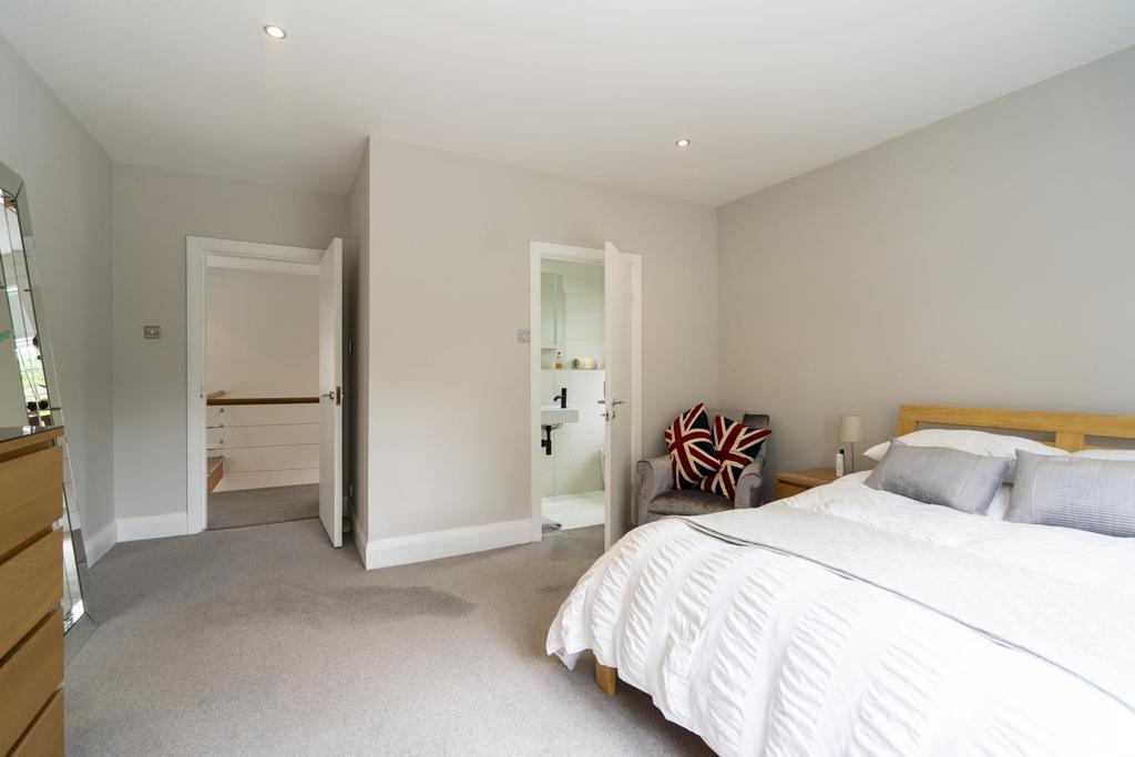 88 Queen Alexandra Road-49.jpg