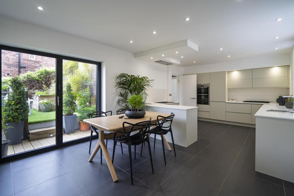 88 Queen Alexandra Road-27.jpg