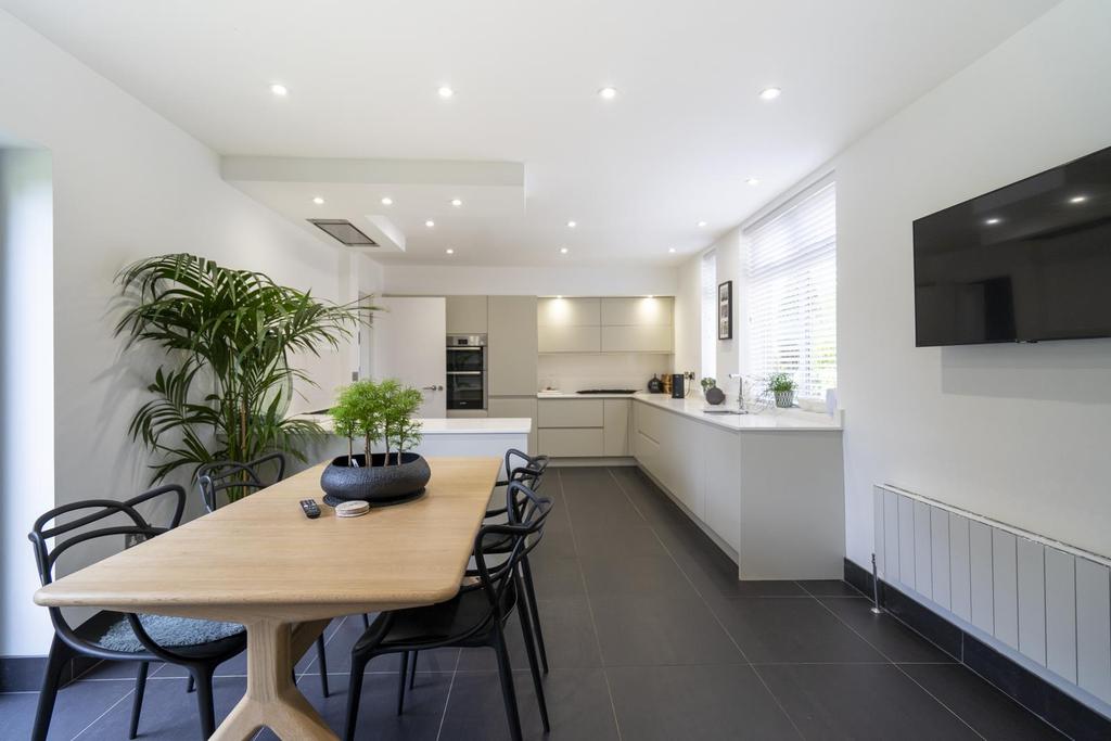88 Queen Alexandra Road-29.jpg