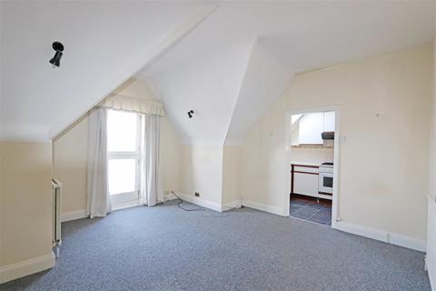 2 bedroom flat for sale - Cobham Road, Westcliff-On-Sea