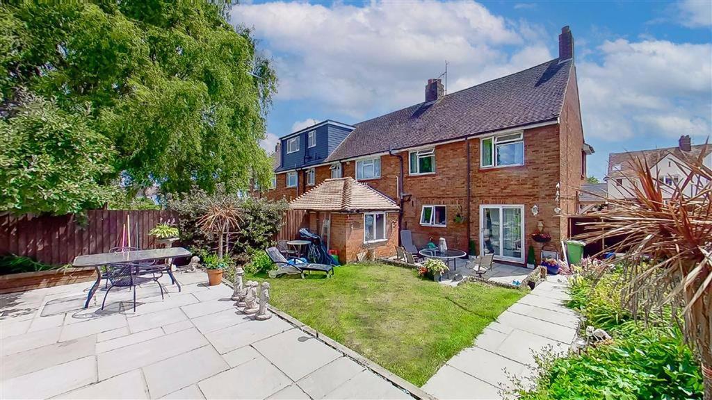 Annesley Road, Newport Pagnell... 5 bed semidetached house £500,000