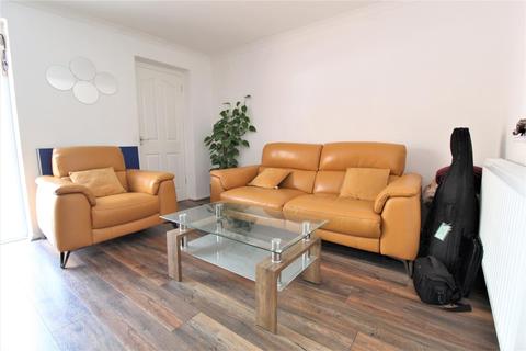 41 Foxes Way, Warwick, CV34 6AX