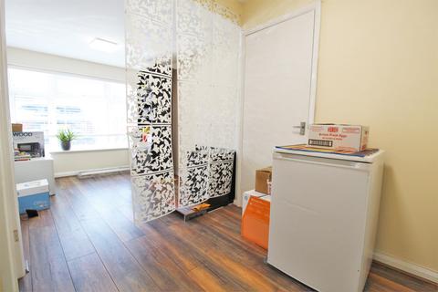 41 Foxes Way, Warwick, CV34 6AX