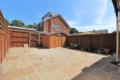 41 Foxes Way, Warwick, CV34 6AX