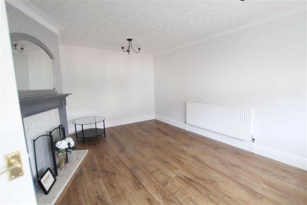 Halkyn Street, Flint, Flintshire, CH6 3 bed semidetached house £170,000