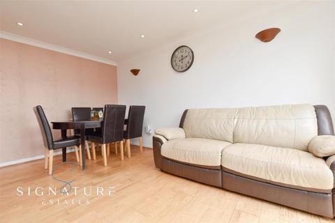 14 Jacketts Field, Abbots Langley, WD5 0EW